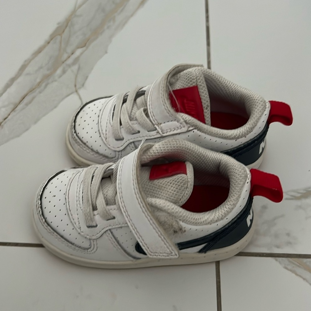 NIKE shoes size 5c